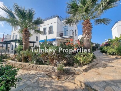 Yalıkavak'ta Satılık Villa, 3+1 Deniz Manzarası ve Ortak Havuz