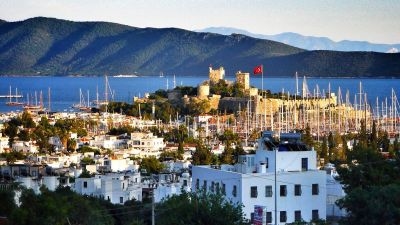 Bodrum’da Deniz Manzaralı Evler: Yaşam Tarzınızı ve Yatırımınızı Şekillendirin