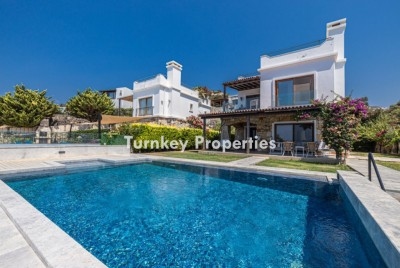 Gümüşlük'te Satılık Dubleks 4+1 Villa Deniz Manzaralı, Özel Havuzlu Eşsiz Yaşam
