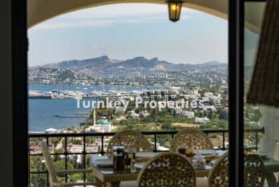 Yalıkavak'ta Ege Esintisi, Panoramik Deniz Manzaralı ve Özel Havuzlu, Modern Tasarımlı Lüks Satılık Villa