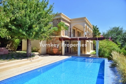 Yalıkavak'ta Satılık Lüks Villa, Denize Yakın, Yalıkavak Marina'ya Yürüme Mesafesinde, Özel Havuzlu ve Geniş Bahçeli Modern Tasarım