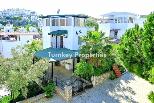 Boğaziçi'nde Satılık 3+1, Geniş Bahçeli Müstakil Villa