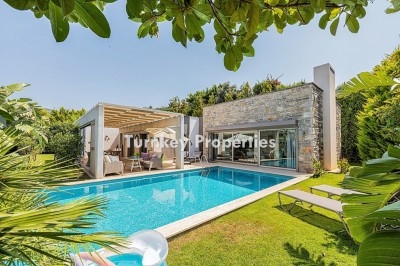 Bodrum Konacık'ta Satılık Lüks Villa, 4+1 Özel Havuzlu, Bahçeli - Geniş ve Modern