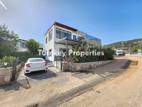 Konacık Bodrum Satılık Müstakil Ev | Deniz Manzaralı, Bahçeli ve Ayrı Girişli Alt Kat Daireli