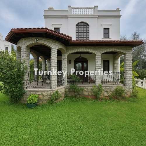 Bodrum, Gündoğan Küçükbük Satılık Villa | Denize Yakın, Bahçeli, Havuzlu