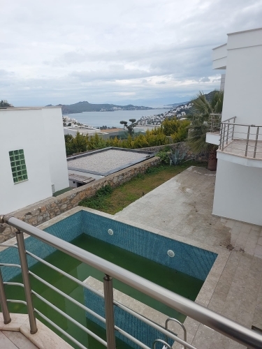 Yalıkavak, Geriş Satılık Dubleks Villa | Deniz Manzaralı ve Bahçeli İki Villa