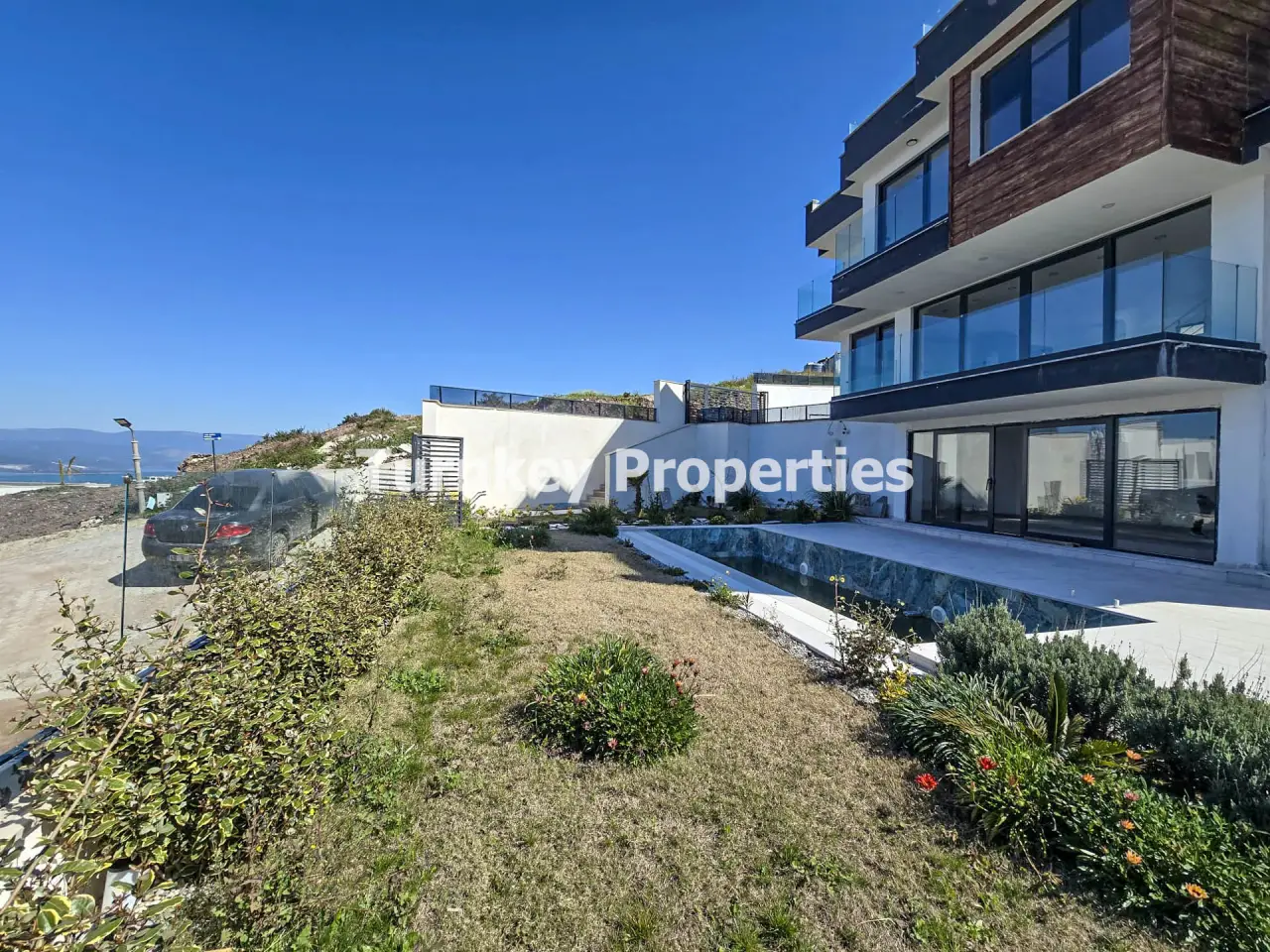 Villa à vendre à Bogazici sur 502 m² avec piscine privée, vue mer — 3