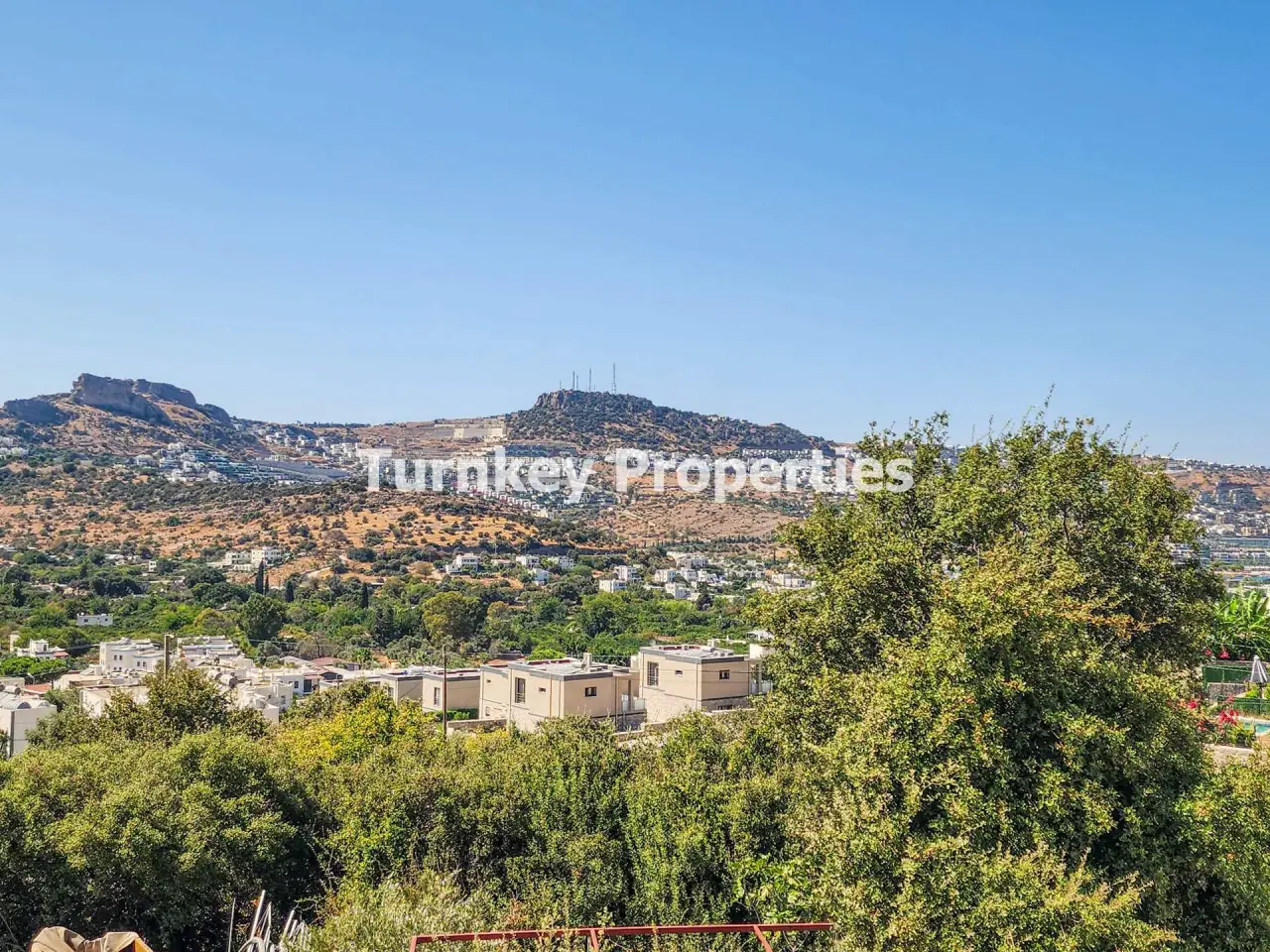 Top-Floor Apartment with Open Views for Sale in Farilya, Gundogan — 3