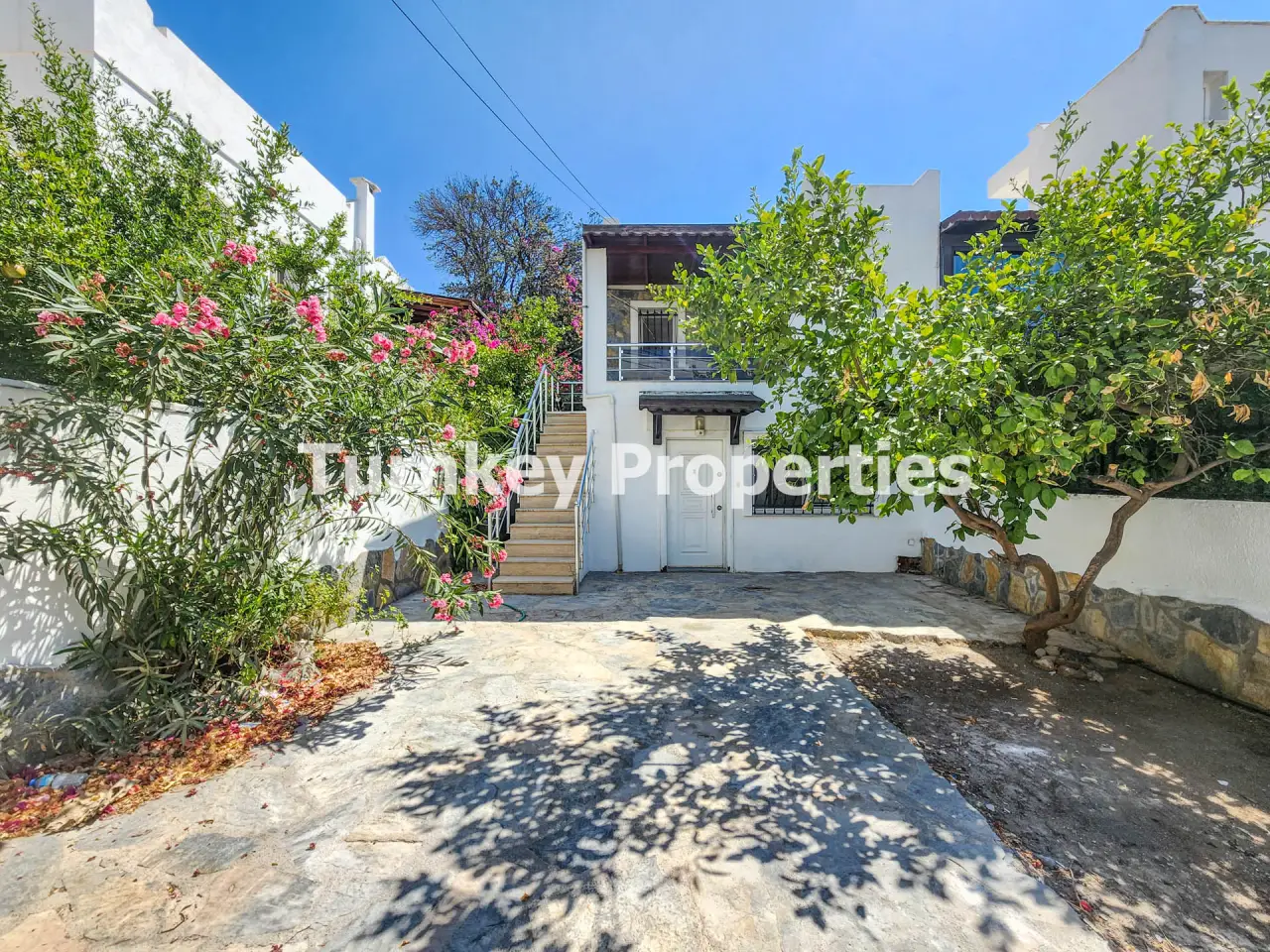 Two Flats with Garden and Car Parking for Sale in Central Konacik — 2