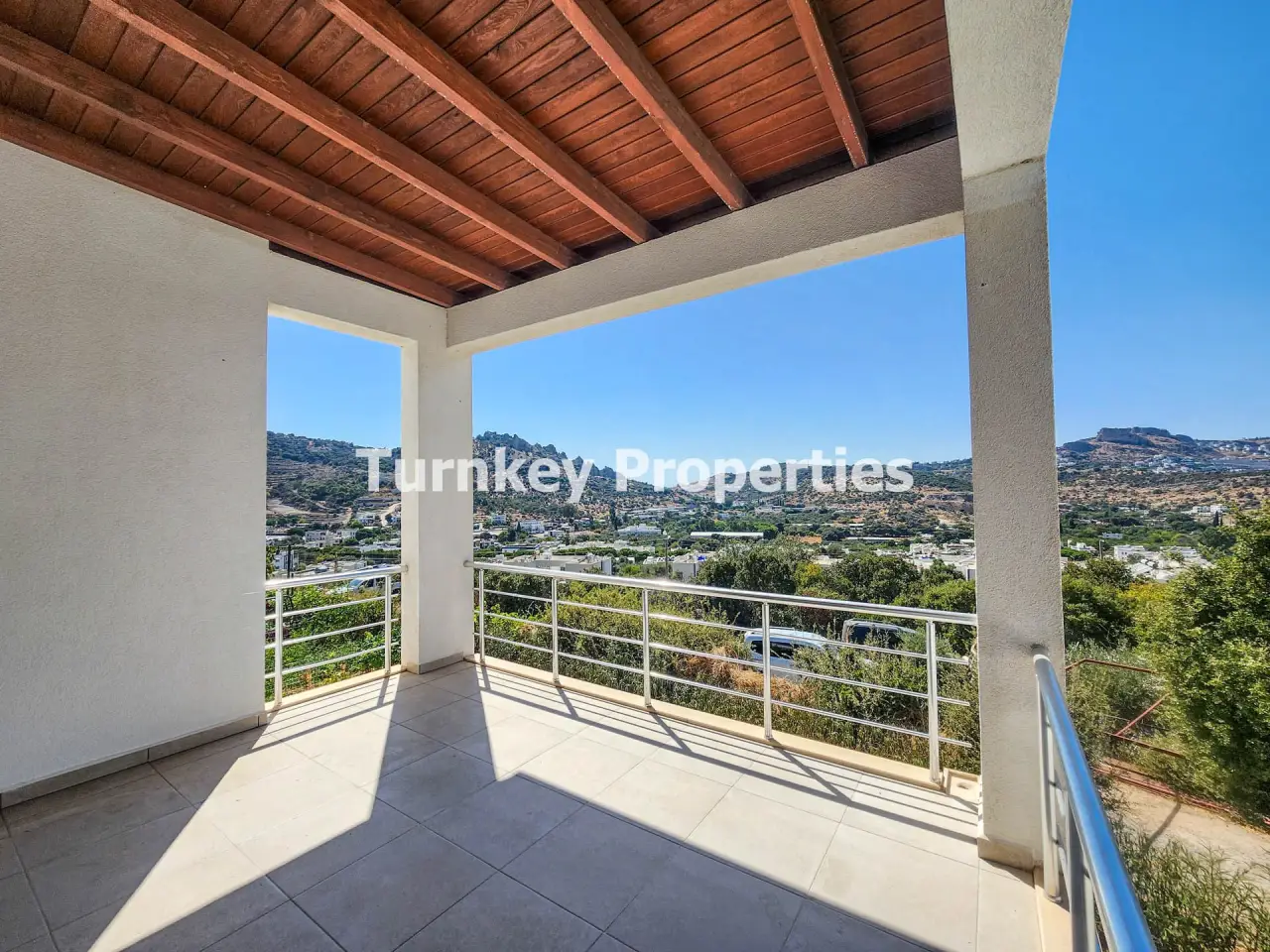 Top-Floor Apartment with Open Views for Sale in Farilya, Gundogan — 2