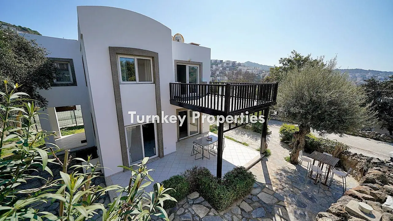 Koyunbaba Satılık Müstakil Villa Site İçerisinde Bahçeli Havuzlu — 3
