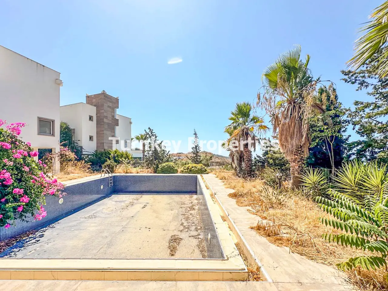 Gümüşlük Satılık Villa Deniz Manzaralı Tripleks Özel Bahçeli Site — 5