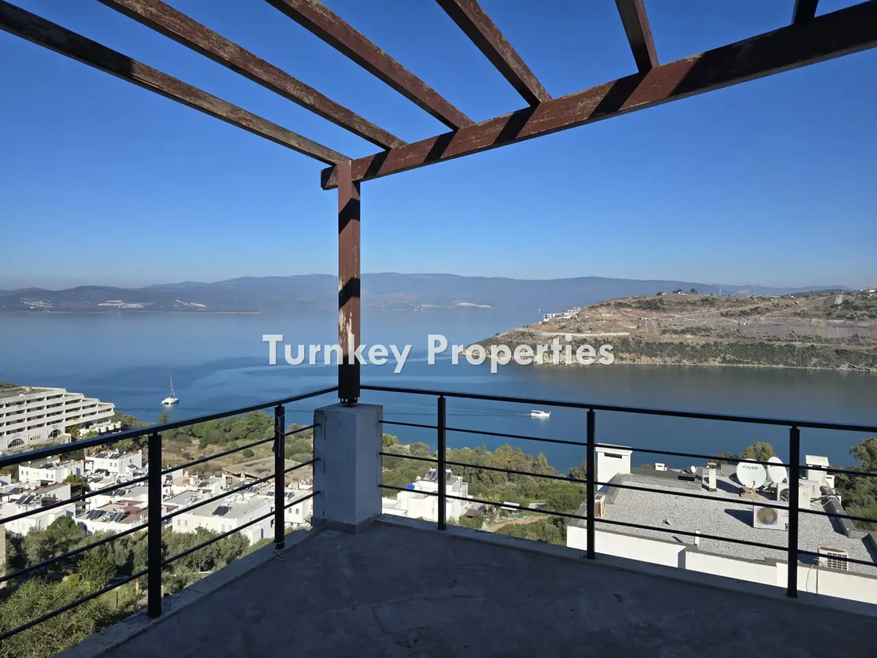 Top-Floor Flat for Sale in Bogazici with a View Across Gulluk Bay — 2