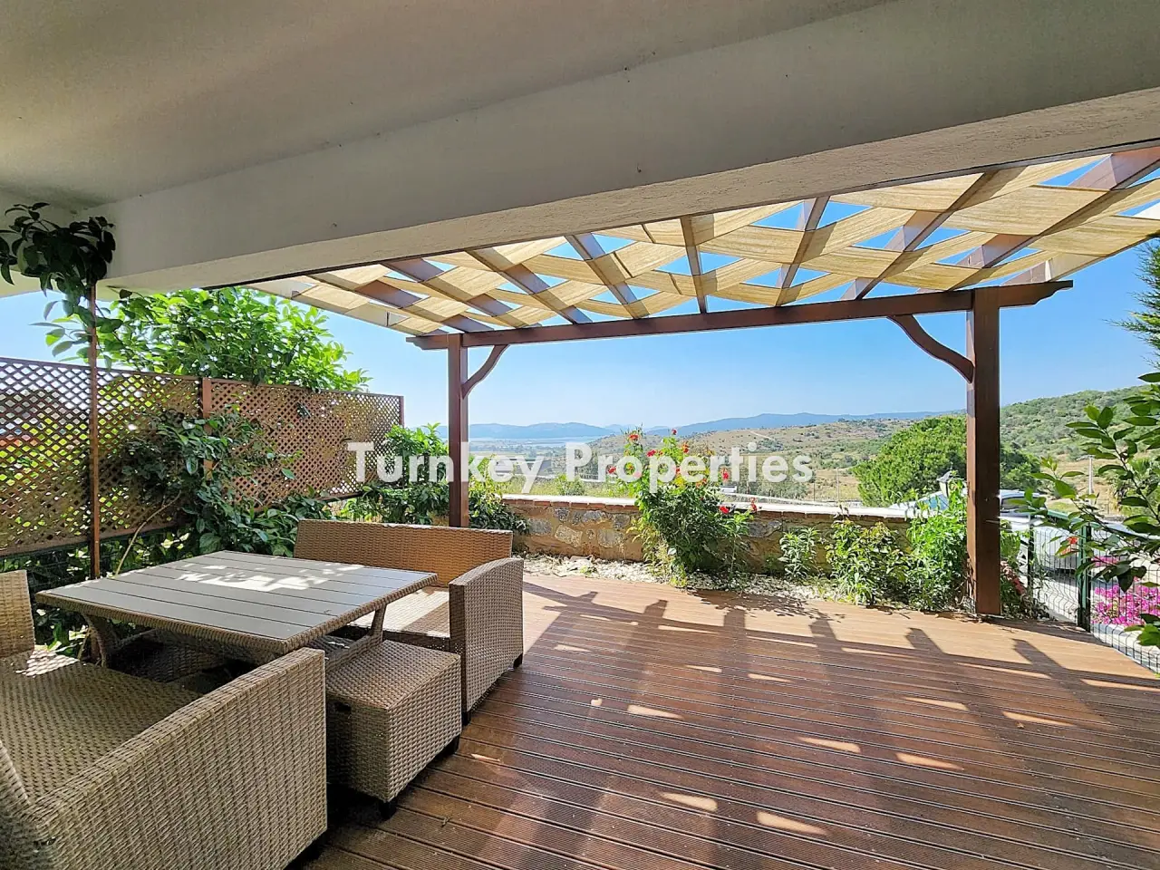 Lake View Flat For Sale In Dorttepe With Two Bedrooms Plus Garden — 5