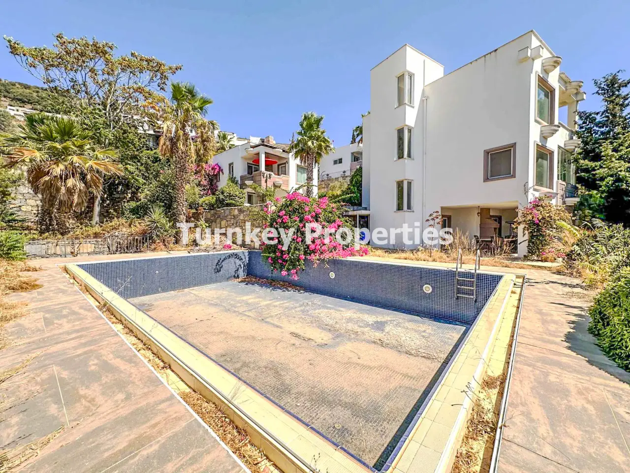 Gümüşlük Satılık Villa Deniz Manzaralı Tripleks Özel Bahçeli Site — 4