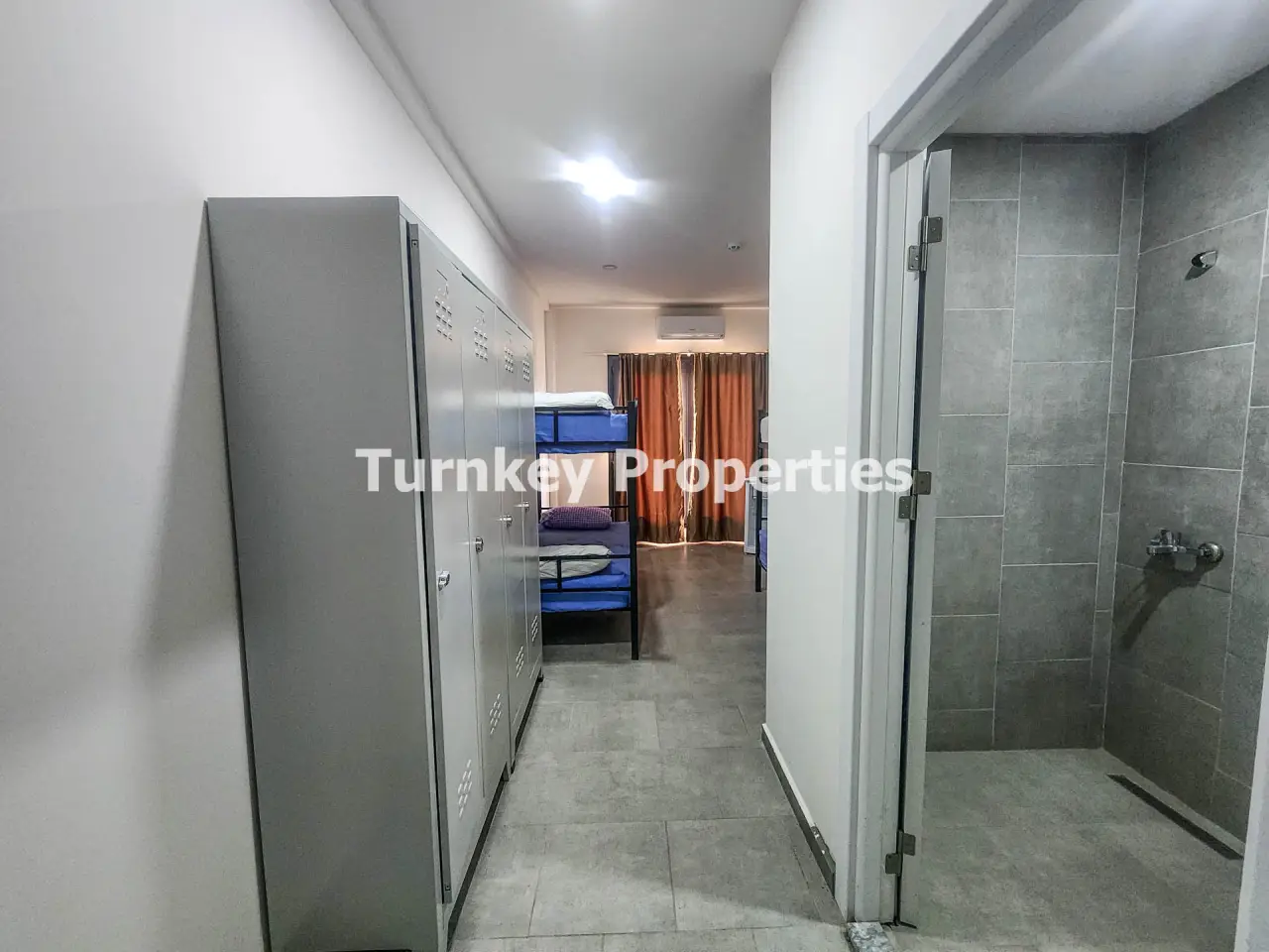 Four-Person Staff Rooms to Rent with En-Suite Bathrooms in Dirmil — 3