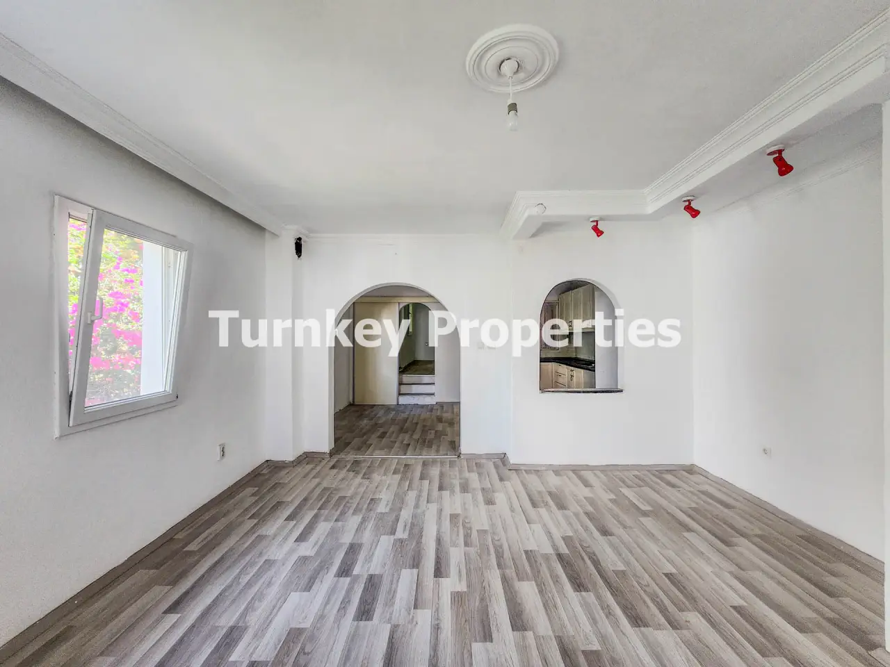 Two Flats with Garden and Car Parking for Sale in Central Konacik — 5
