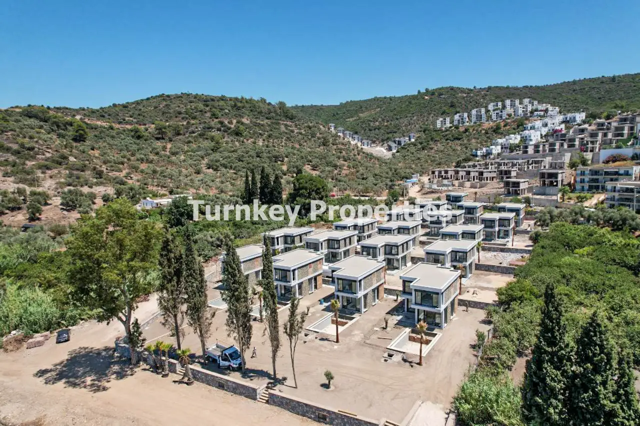 Villa à vendre à Gulluk, Milas avec piscine privée et accès plage — 4
