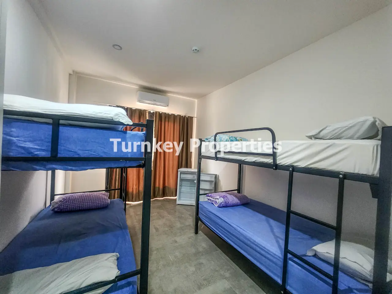Four-Person Staff Rooms to Rent with En-Suite Bathrooms in Dirmil — 2