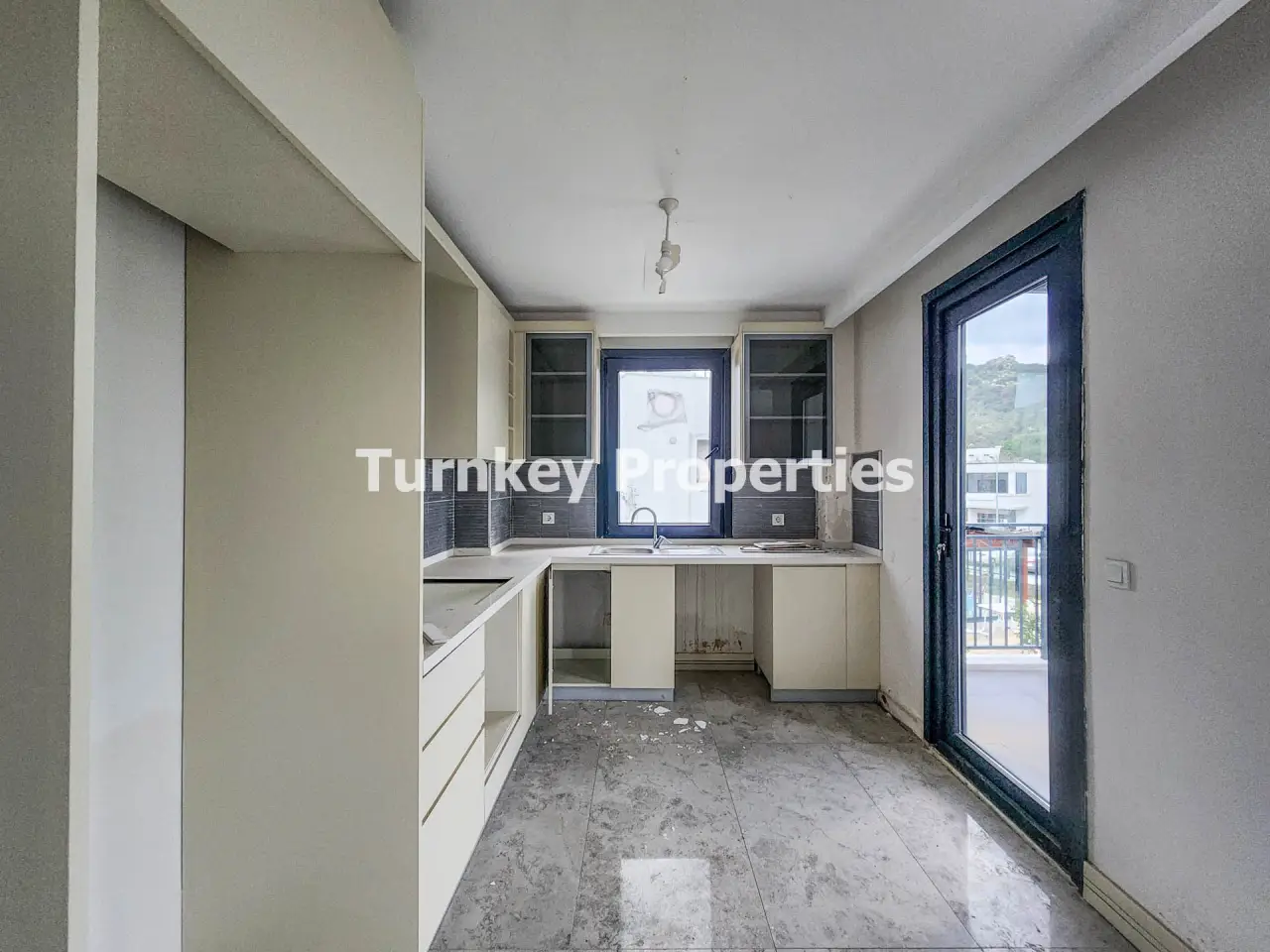 New Two-Bedroom Top-Floor Apartment for Sale in Farilya, Gundogan — 5