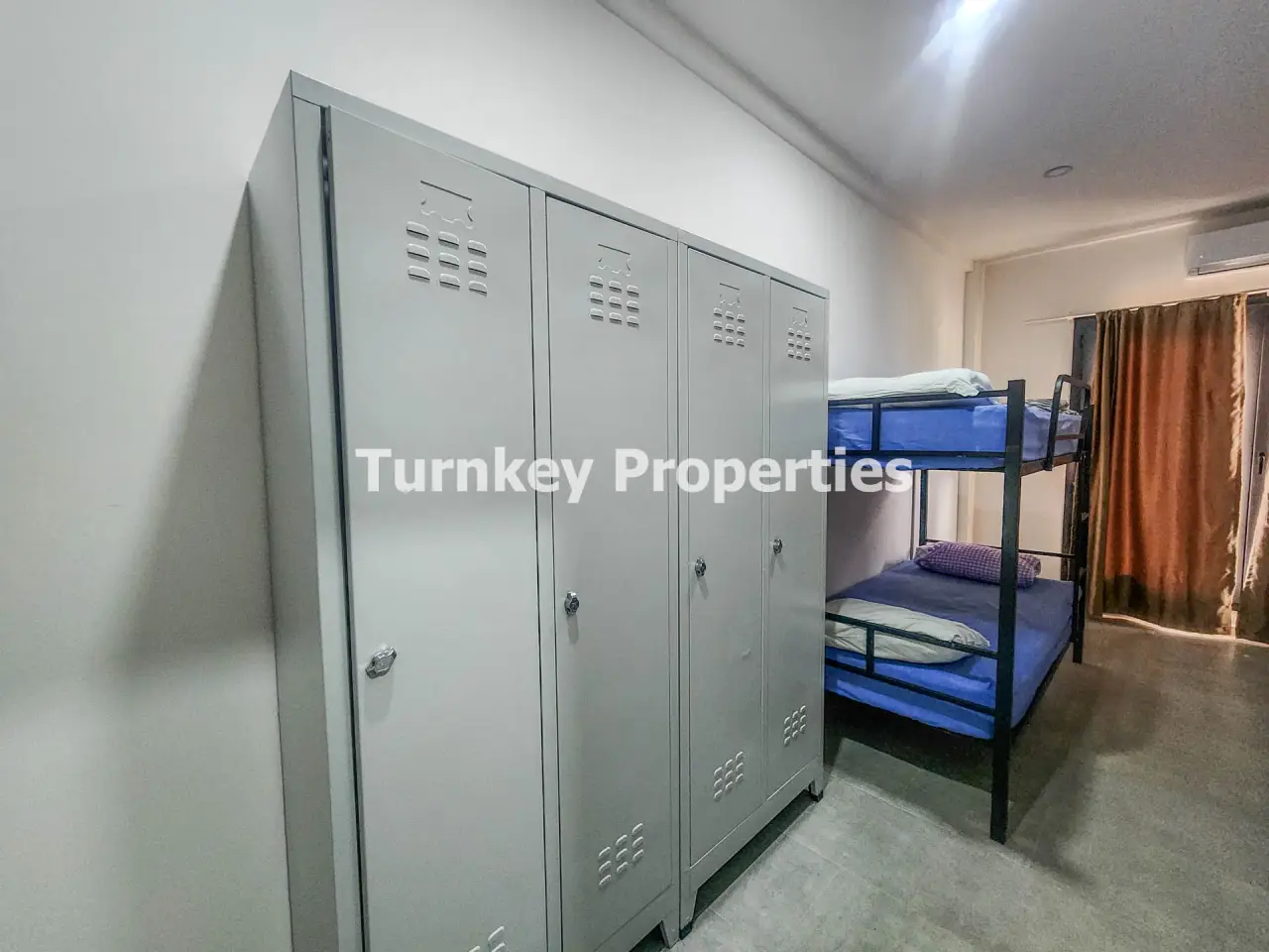 Four-Person Staff Rooms to Rent with En-Suite Bathrooms in Dirmil — 4